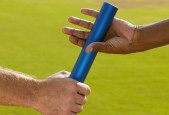 国际足联世界杯2026-网坛折戟足坛告急，穆古鲁扎三连败与皇马教练的悬崖时刻